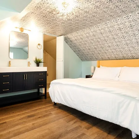 GameLounge~2KingBeds~PinkBedRoom~Gazebo~FirePit~SpookyNook~Walk2Mainst~Arcade