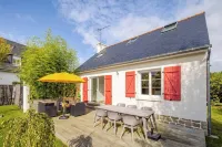 Charming vacation home with swimming pool Hotel a Beaussais-sur-Mer