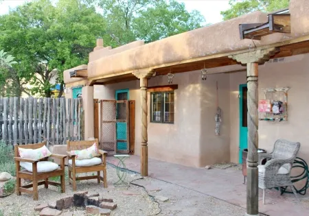 Adobe Style House in historical center, near to attractions - 4 blocks to Plaza Отели в г. Таос