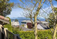 Magnolia Cottage near West Seattle's Alki Beach