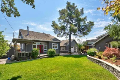 ⭐Luxurious Stunning Resort Like House in Silicon Valley 1GBPS 4 beds/2 baths⭐