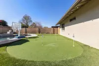 Downtown Gilbert, Indoor golf simulator, pool, jacuzzi, EV charger