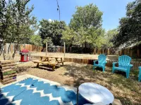 Charming Home Near Lake, not far from Riverwalk, Shopping & SA Attractions!