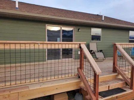 Classy 3-Bedroom Fishing Cottage with amazing lake and mountain views