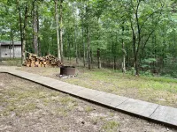 Cozy Cabin in the hills of Kentucky Lake. Family getaway or relaxing escape!