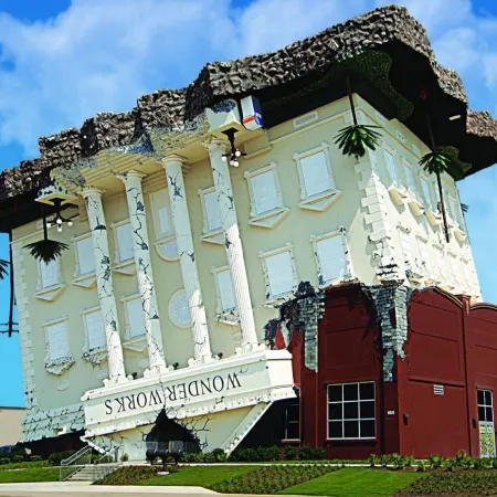 Fully Renovated on Sunnyside Beach - Golf Cart Included - Pool - 3 Bedroom