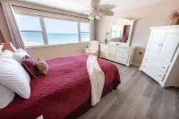 Ocean Front Complex - Beautiful Ocean Views! Can't Get Any Closer To The Ocean!!