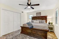 Lakehouse Retreat with Game Shed-4 minute walk to Beach, Fishing Cove,& Trails!