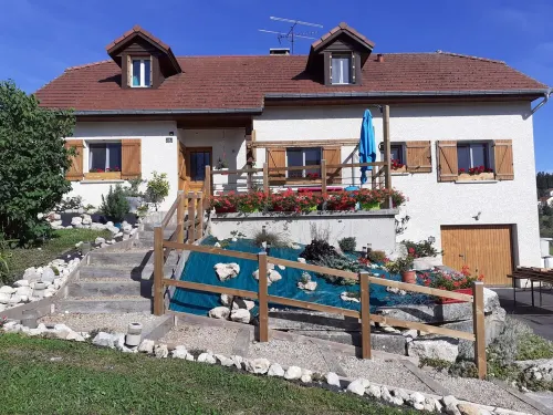 Fully-Equipped Meublé de Tourisme for Rent, Sleeps 6 (Discounts + Nights)