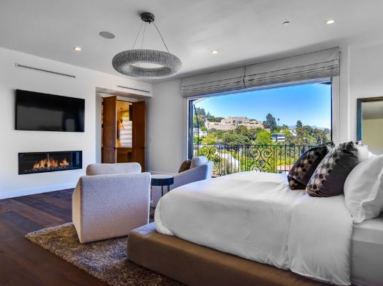 Luxury Resort Style Hollywood Hills Villa