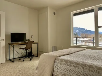 Paradise Valley View Getaway Hotels near K Potter Fine Art