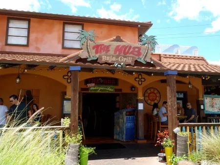 Oceanfront/Beachfront -Sarasota Surf  Racquet - Y Building Отели рядом с достопримечательностью «Лоренс Чип Бич»