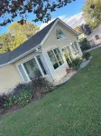 Charming 3-bedroom house in Deltaville with Stunning Views and Beautiful garden!