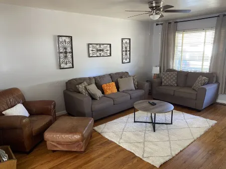 The Field House- Sleeps 10