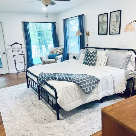 Cozy little lake cottage on Buck Lake!
