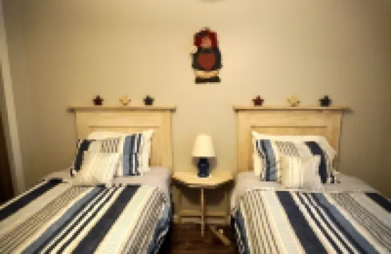 River Time Cottage Get Away! 1/2 Mile from Current River!