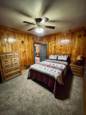 Private Full-Home Retreat on the Secluded Boney Falls Basin