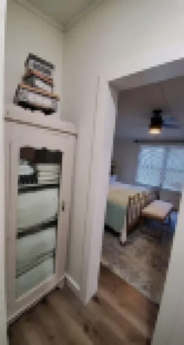 Wildlife Haven King Bed! Free snacks, near Austin!