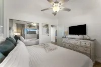 Back to School Special/Private Beach Access/Pool/ 9Min to St.Andrew/East End PCB