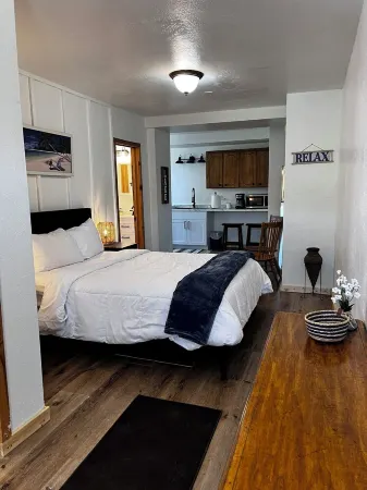 Bear Lake Private Suite-Sleeps 5-Historic Paris