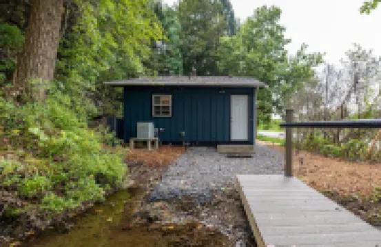 Stylish 1 bedroom cottage along the Mississippi River