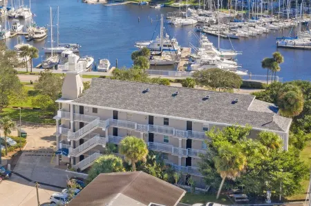 Haven Harbor Getaway Отели в г. Мельбурн