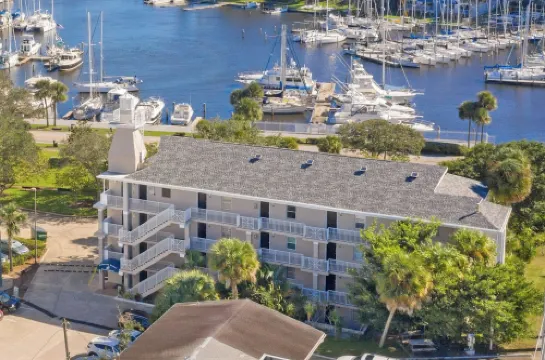 Haven Harbor Getaway