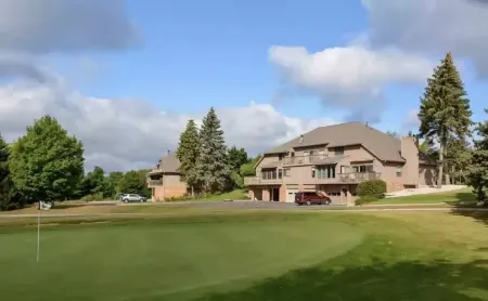 Traverse City/golf/skiing/hiking/winery/snowboard