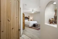 Las Cruces Luxury Retreat - Private Pool & Fireplace