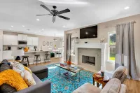 4 bedroom 2 bath Sleeps 8