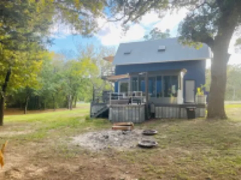 Bastrop Tiny Disc Golf Retreat & Enclosed Pool