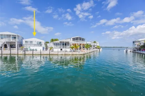 WATERFRONT HOME 35' SEAWALL & DOCK 2 Bedroom 2 Bath Vacation Rental