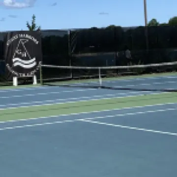 Fully renovated 4-bedroom in private community with pool & close to beach 이스트 팰머스 호텔