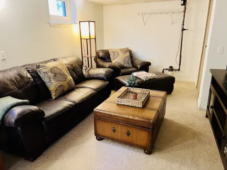 Cozy 2 bedrooms in the heart of historic Linden Hills Neighborhood Отели рядом с достопримечательностью «Park Nicollet Eye Care and Optical Store St. Louis Park»