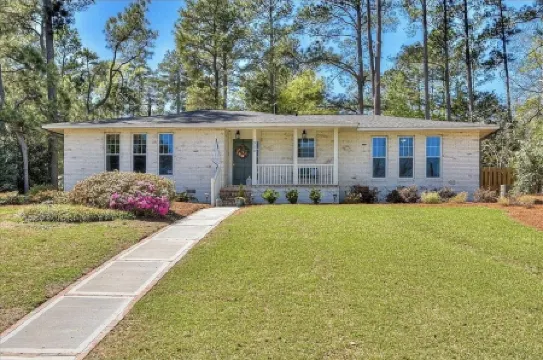 Charming 3 bedroom Masters rental, less than 2 miles from Augusta Nationals!