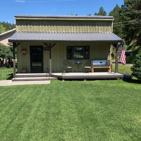 Half mile to Deadwood Main Street, trolley & trail close by, quiet neighborhood
