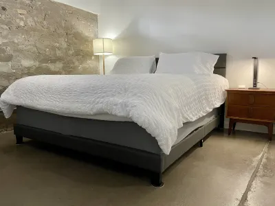 Historic Guesthouse in the Heart of Camp Verde 캠프 베르드 커뮤니티 도서관 주변 호텔