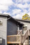 Lakefront 2B/2B Minutes from downtown!