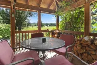 The Buck Spur | A Cozy Cottage close to Sandpoint & Silverwood