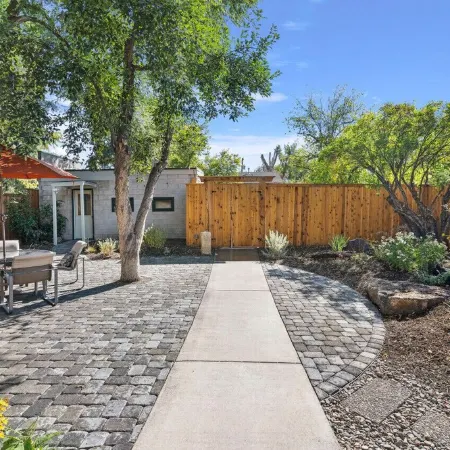 Downtown Craftsman with King Bed and Private Yard - Walk Everywhere