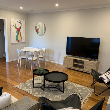 Central & Tranquil Two-Bedroom Home in the Heart of Essendon