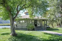 Fantastic 2 Bedroom Condo On Golf Course, Includes 2 Fishing Badges! Near Skiing
