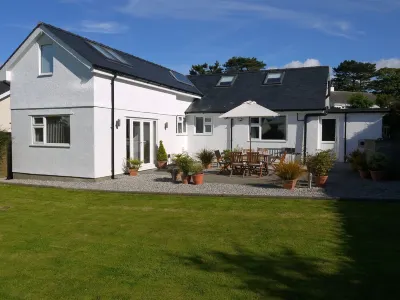 Spacious and modern family holiday home