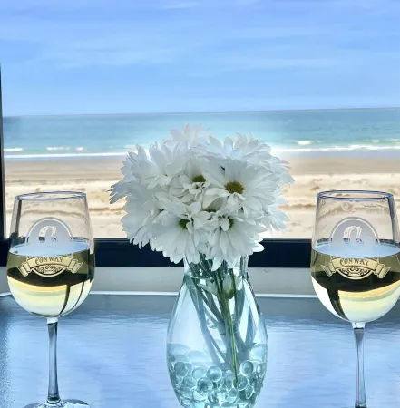 Oceanfront, private porch,unobstructed amazing panoramic views of Atlantic Ocean