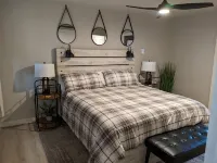 Modern getaway! Relax, bike, hike, and shred!