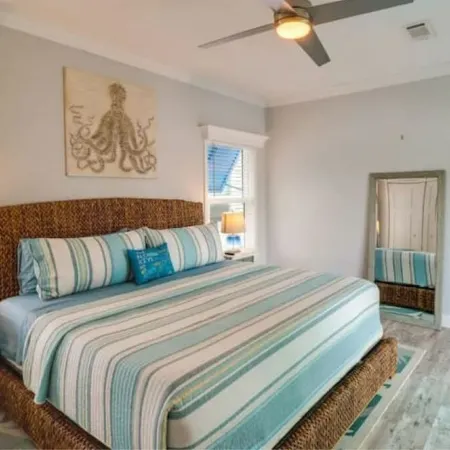 New! Oceanview Oasis whole house - Theater - Screened Porch - Sundeck - Grill
