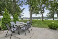 Lakeshore Cottage Osolo Township住宿飯店