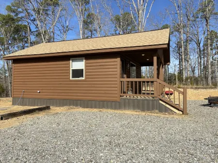 Cub Cabin Has Star Gazing  for Outdoor Lovers. No Pets Allowed