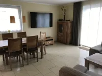 300 m to the white sandy beach, 150 m² living space, 3 bedrooms, 1 living room Hotel a Glowe