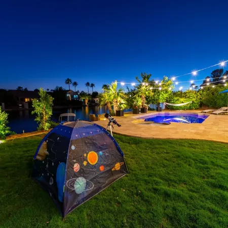 Lakefront!FREE Heated Salt water Pool, Spa! Boat! Kayak! Arcades!EV charger.
